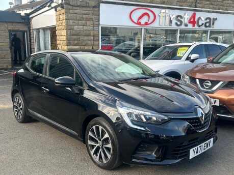 Renault Clio ICONIC TCE 2