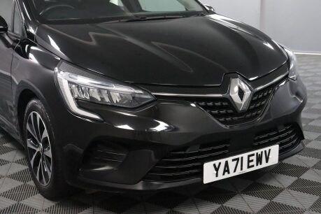Renault Clio ICONIC TCE 7