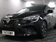 Renault Clio ICONIC TCE 11
