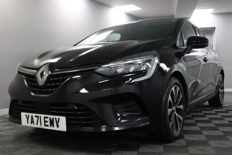 Renault Clio ICONIC TCE 11