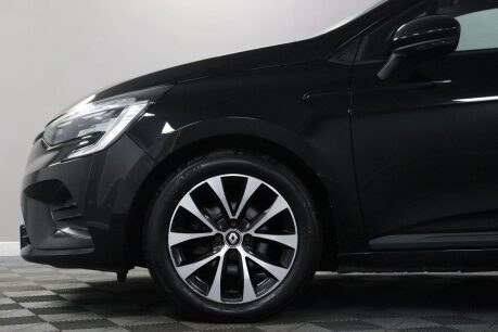 Renault Clio ICONIC TCE 28