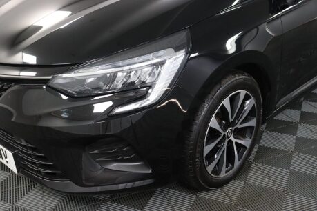 Renault Clio ICONIC TCE 41