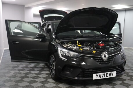 Renault Clio ICONIC TCE 42