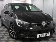 Renault Clio ICONIC TCE 8