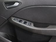 Renault Clio ICONIC TCE 26
