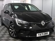 Renault Clio ICONIC TCE 11