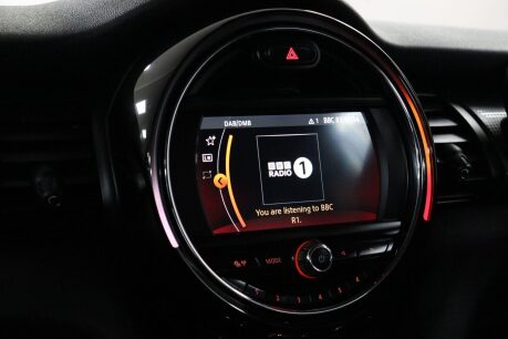 Mini Hatch COOPER 28