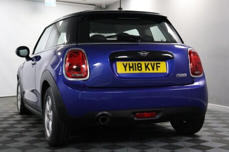 Mini Hatch COOPER 13