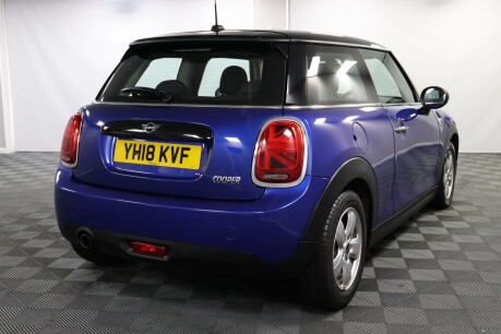 Mini Hatch COOPER 17