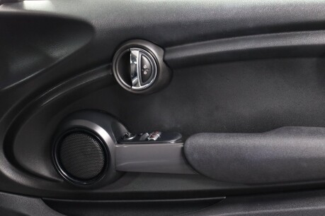 Mini Hatch COOPER 22