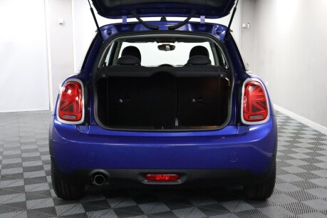 Mini Hatch COOPER 28