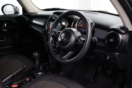 Mini Hatch COOPER 18