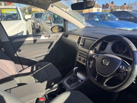 Volkswagen Golf SV SE TDI DSG 12