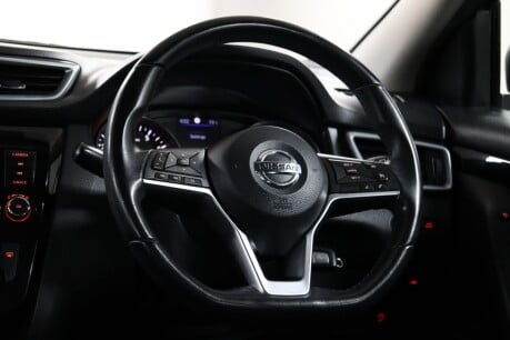 Nissan Qashqai DIG-T ACENTA PREMIUM 46