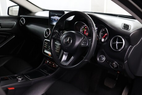 Mercedes-Benz A Class A 200 D SPORT 3