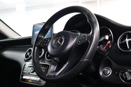 Mercedes-Benz A Class A 200 D SPORT 12