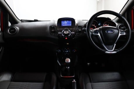 Ford Fiesta ST-3 38