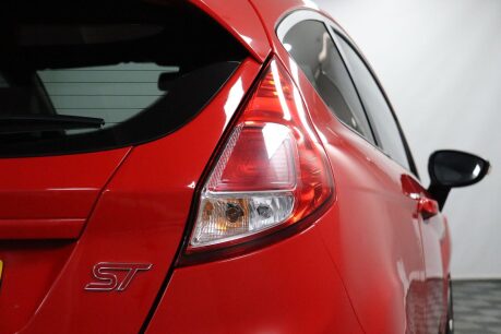 Ford Fiesta ST-3 31