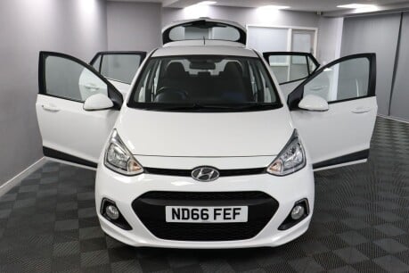 Hyundai i10 PREMIUM 7