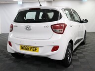 Hyundai i10 PREMIUM 11