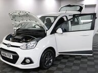 Hyundai i10 PREMIUM 16