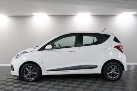 Hyundai i10 PREMIUM 18