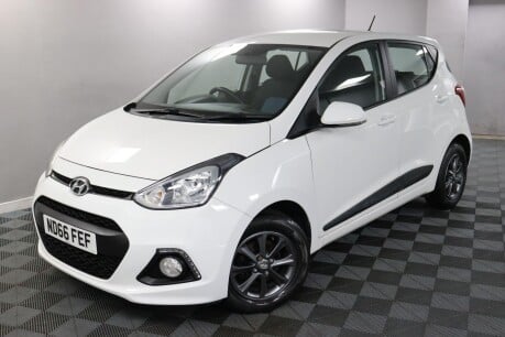 Hyundai i10 PREMIUM 20