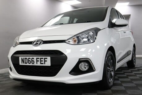 Hyundai i10 PREMIUM 28