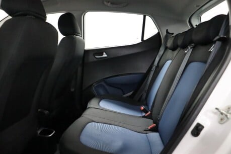 Hyundai i10 PREMIUM 39