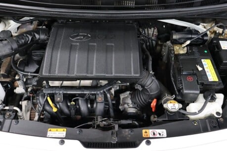 Hyundai i10 PREMIUM 42