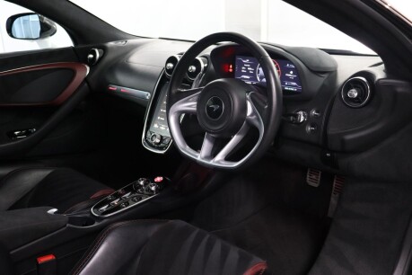 McLaren GT V8 SSG 42