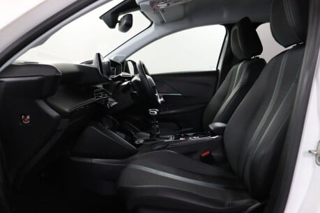 Peugeot 208 PURETECH ALLURE PREMIUM S/S 42