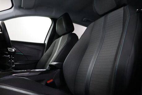 Peugeot 208 PURETECH ALLURE PREMIUM S/S 37