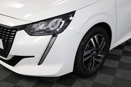 Peugeot 208 PURETECH ALLURE PREMIUM S/S 42