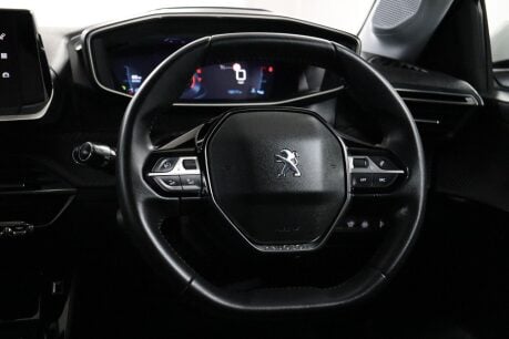 Peugeot 208 PURETECH ALLURE PREMIUM S/S 36