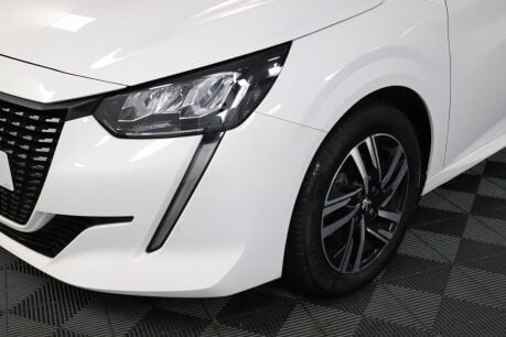 Peugeot 208 PURETECH ALLURE PREMIUM S/S 42