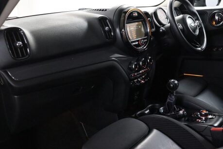 Mini Countryman COOPER 21