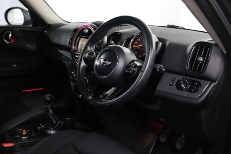 Mini Countryman COOPER 3