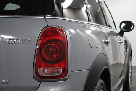Mini Countryman COOPER 23