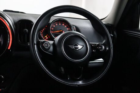 Mini Countryman COOPER 33