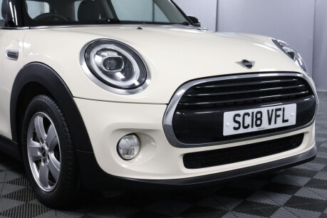 Mini Hatch COOPER 6