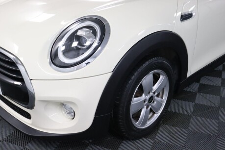 Mini Hatch COOPER 22