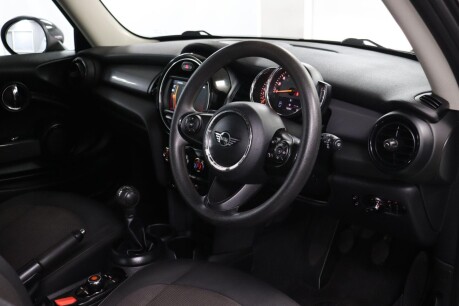 Mini Hatch COOPER 33
