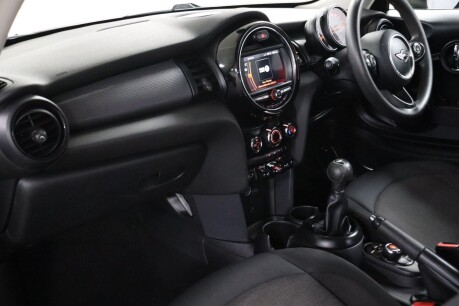 Mini Hatch COOPER 29