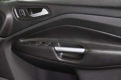 Ford Kuga ST-LINE TDCI 32