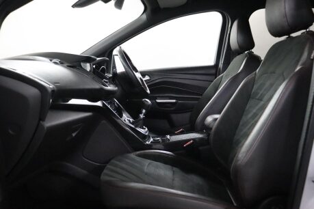 Ford Kuga ST-LINE TDCI 42