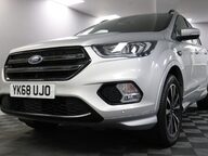 Ford Kuga ST-LINE TDCI 29