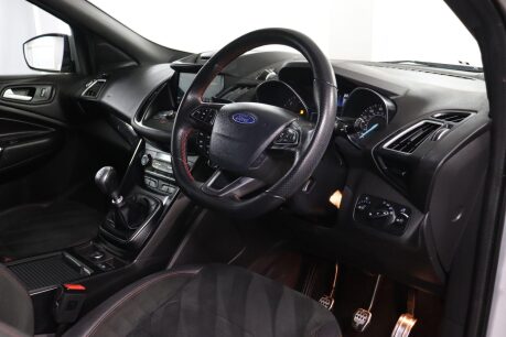 Ford Kuga ST-LINE TDCI 4