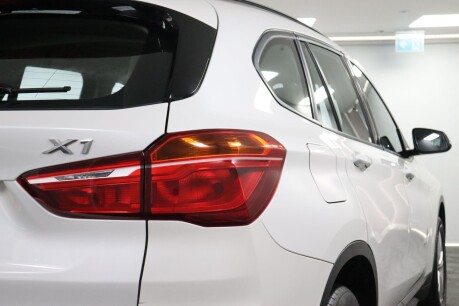 BMW X1 SDRIVE18I SE 23