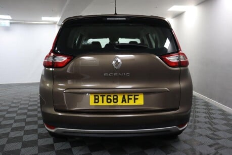 Renault Grand Scenic ICONIC TCE 8